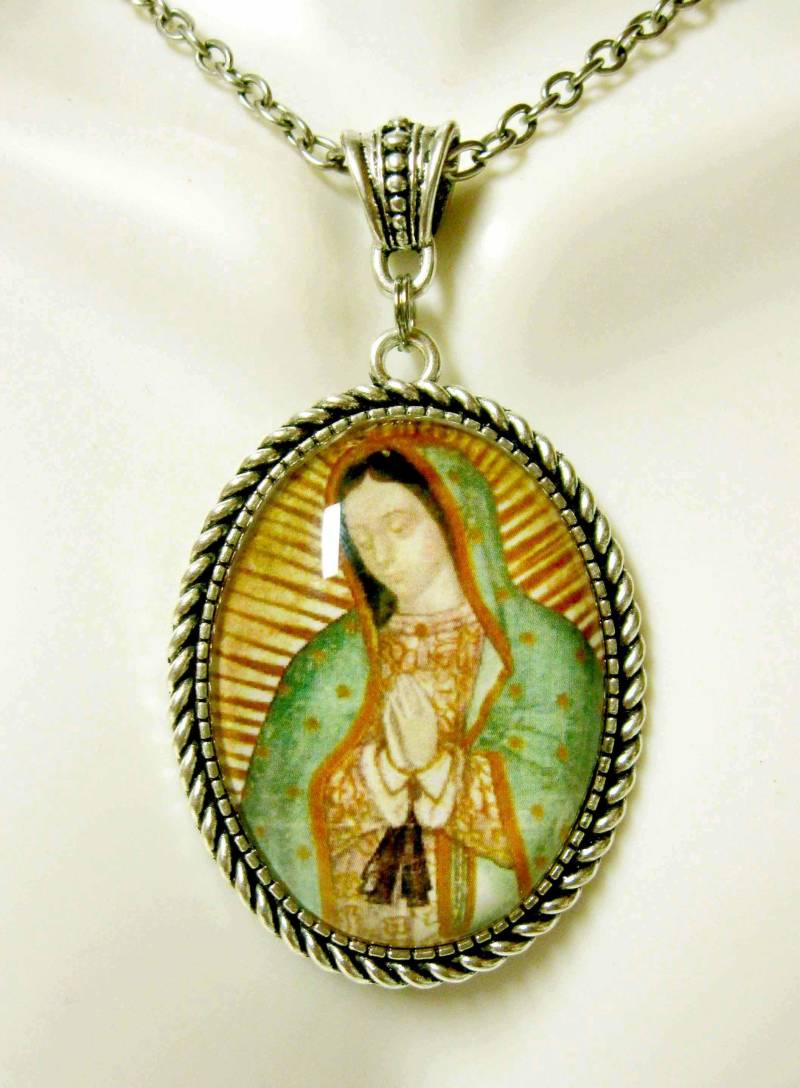 Unsere Liebe Frau Von Guadalupe Anhänger Und Kette - Ap09-238 von Gwendysgems