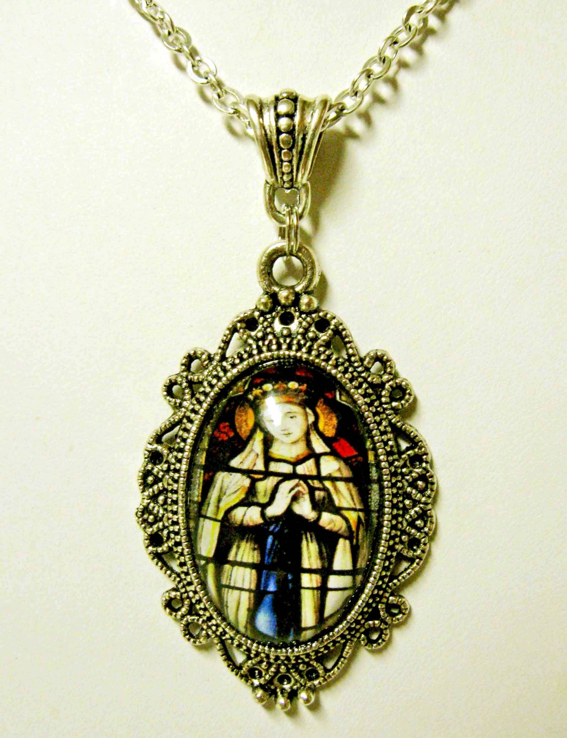 Unsere Liebe Frau Von Lourdes Glasmalereifensteranhänger Mit Kette - Ap04-280 von Gwendysgems