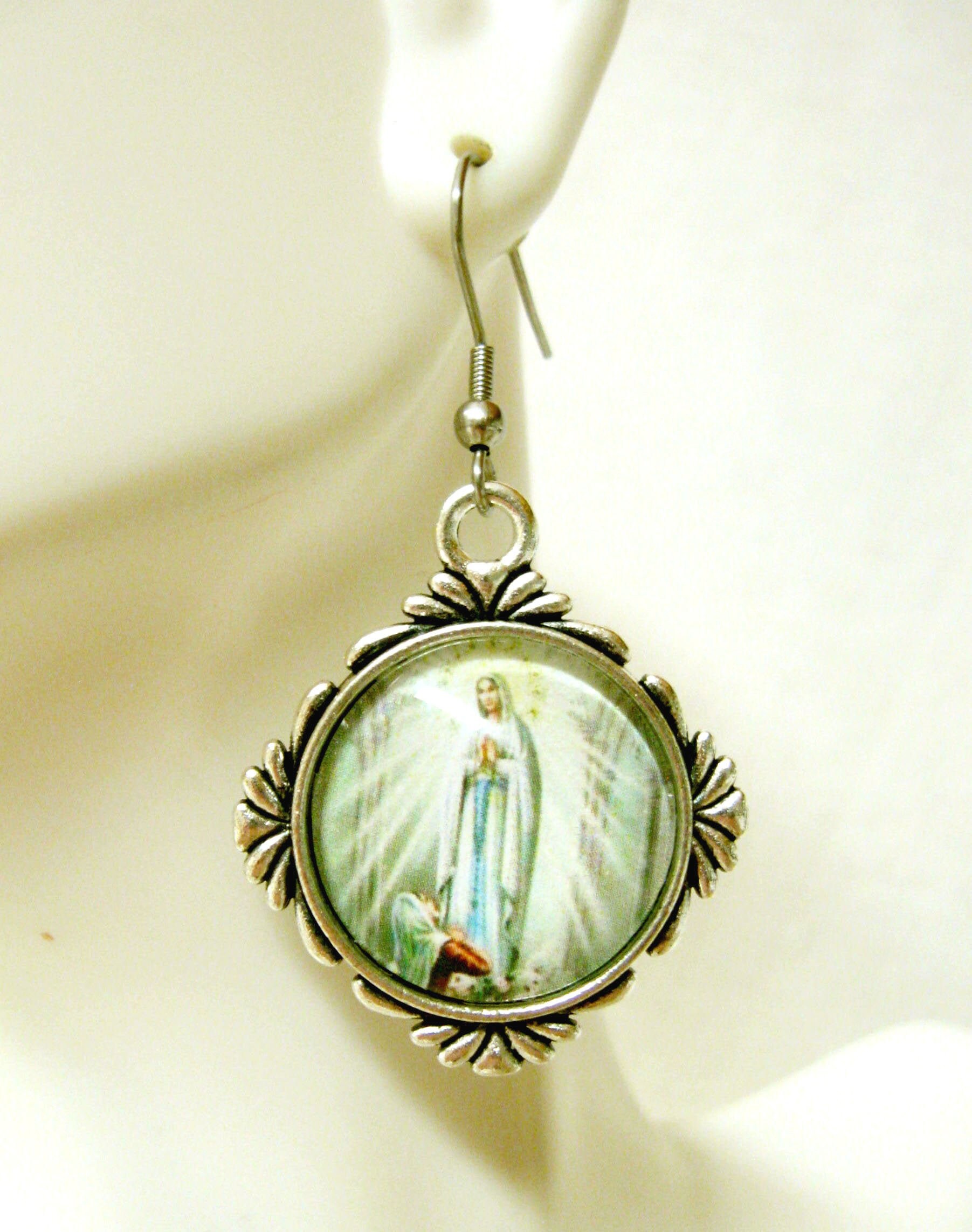 Unsere Liebe Frau Von Lourdes Ohrringe - Ap06-191 von Gwendysgems