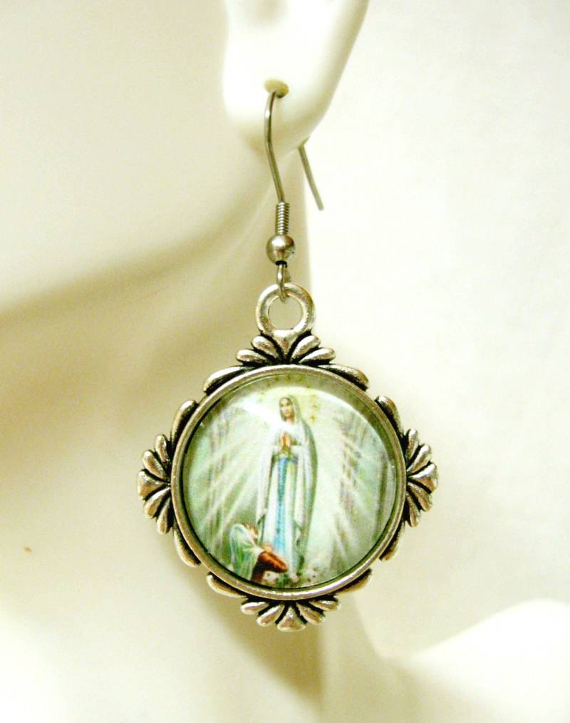 Unsere Liebe Frau Von Lourdes Ohrringe - Ap06-191 von Gwendysgems