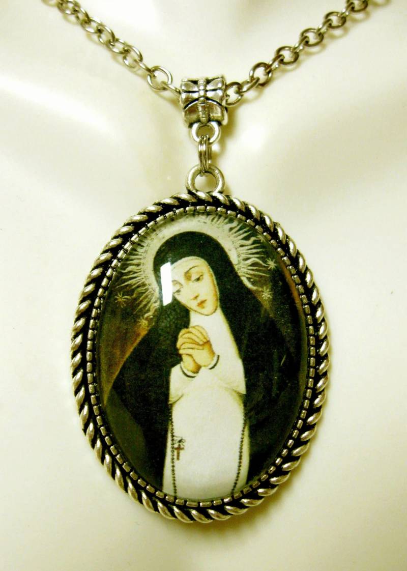 Unserer Lieben Frau Von Einsamkeit Anhänger Und Kette - Ap09-366 von Gwendysgems
