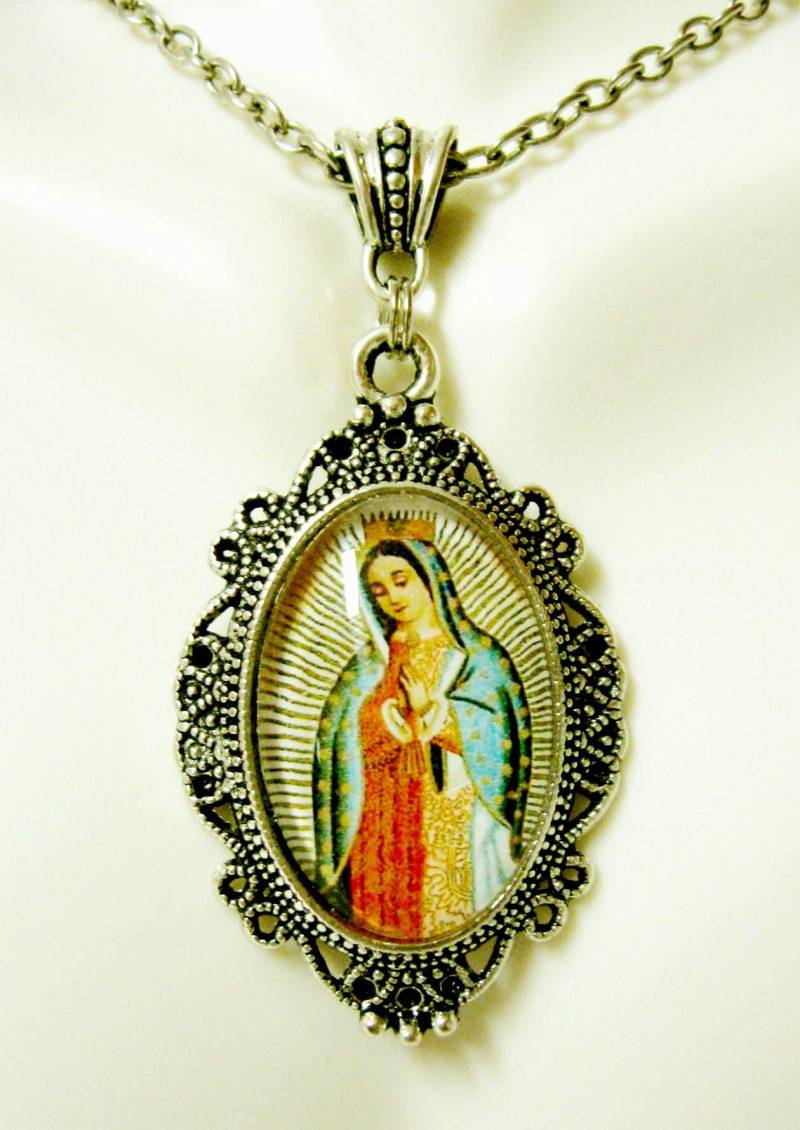 Unserer Lieben Frau Von Guadalupe Anhänger Mit Kette - Ap04-107 von Gwendysgems