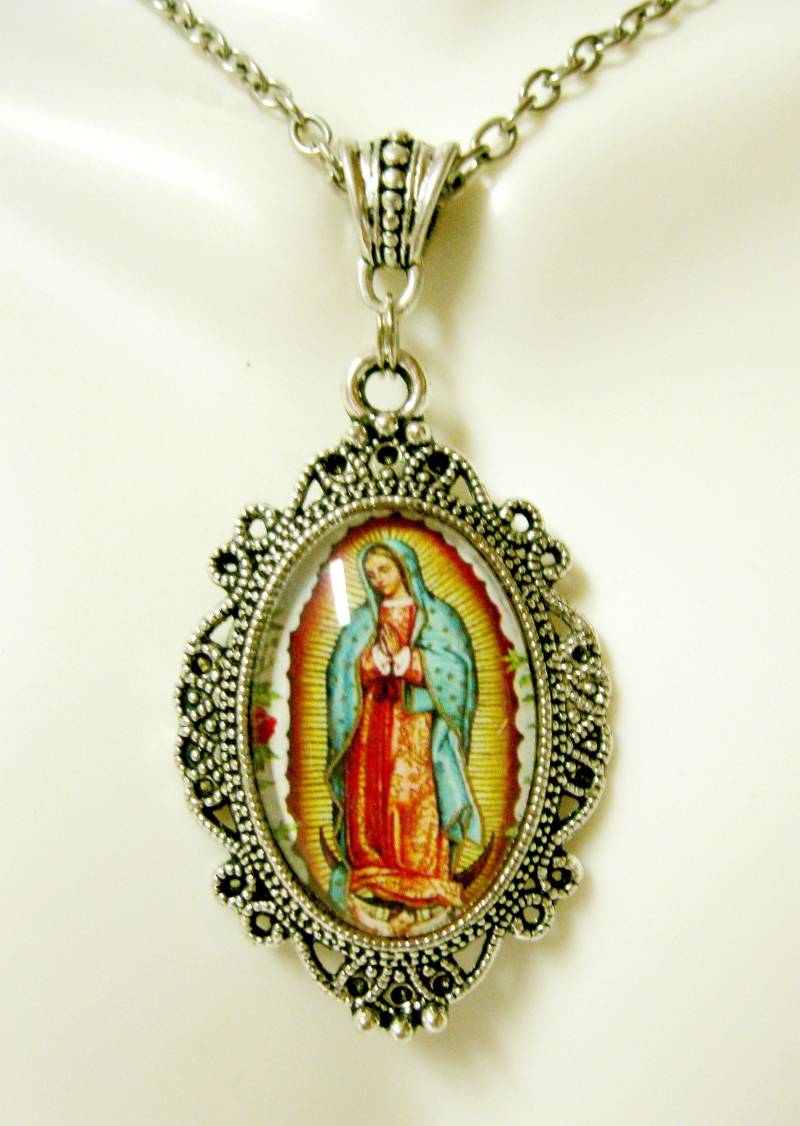 Unserer Lieben Frau Von Guadalupe Anhänger Mit Kette - Ap04-418 von Gwendysgems