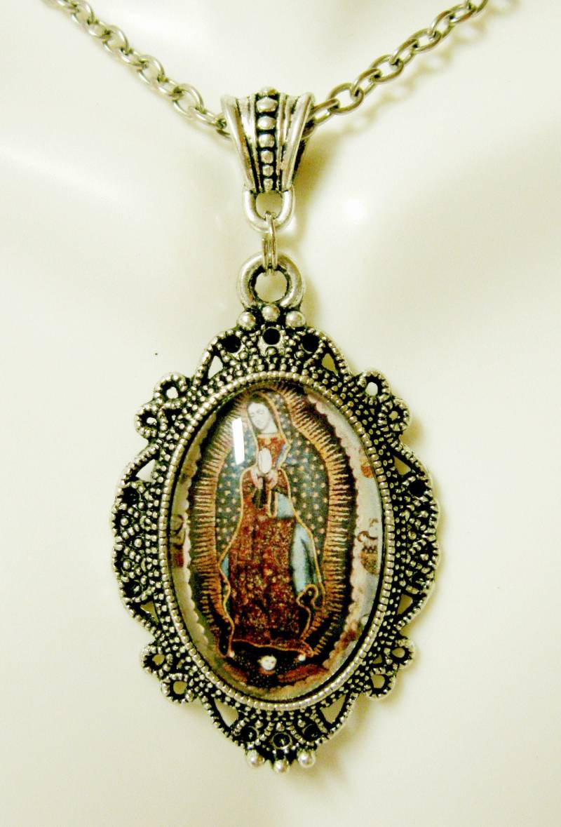 Unserer Lieben Frau Von Guadalupe Anhänger Mit Kette - Ap04-422 von Gwendysgems