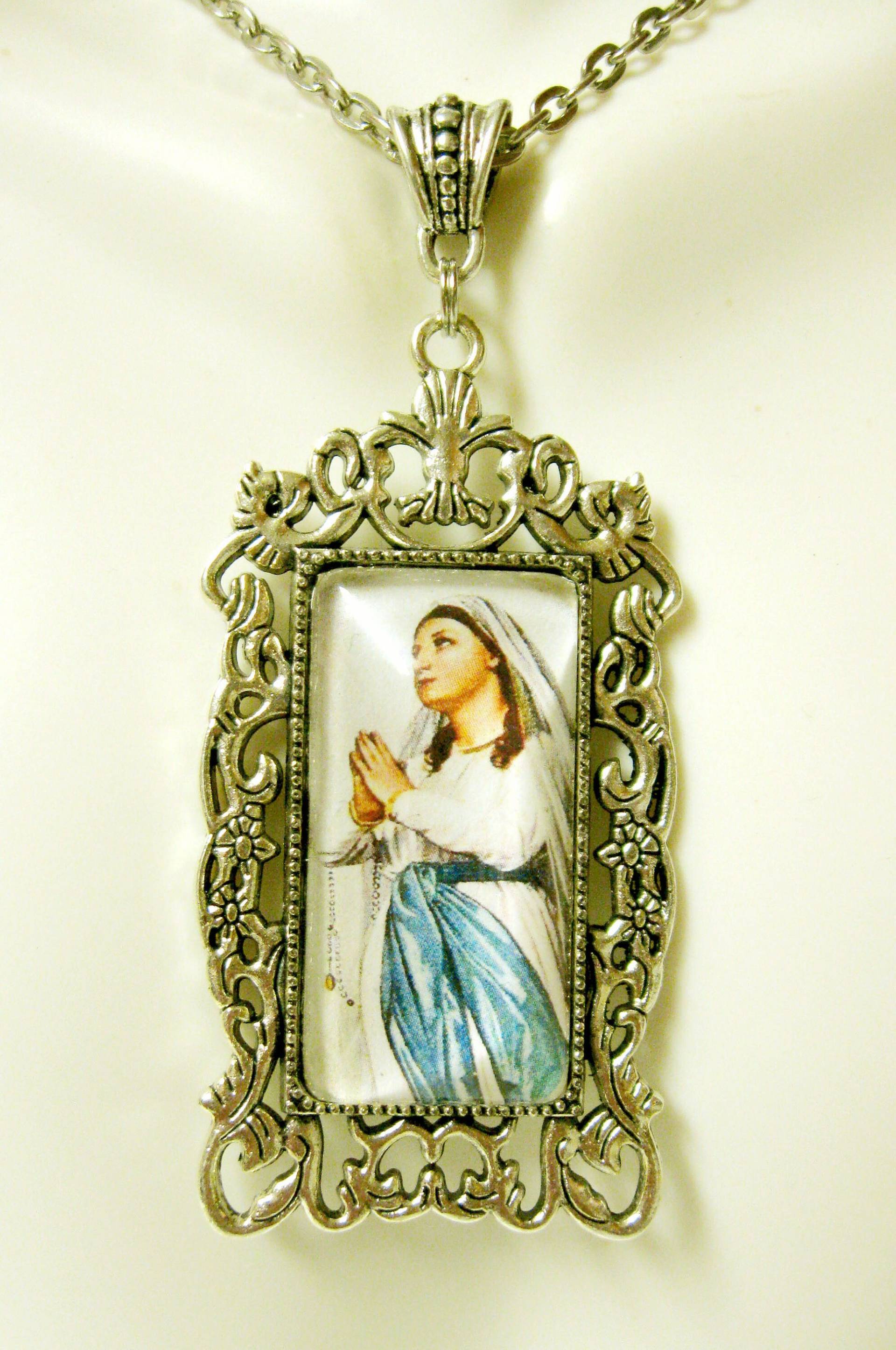 Unserer Lieben Frau Von Lourdes Anhänger Mit Kette - Ap12-334 von Gwendysgems