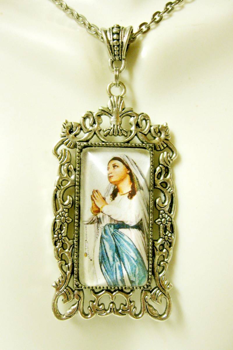 Unserer Lieben Frau Von Lourdes Anhänger Mit Kette - Ap12-334 von Gwendysgems