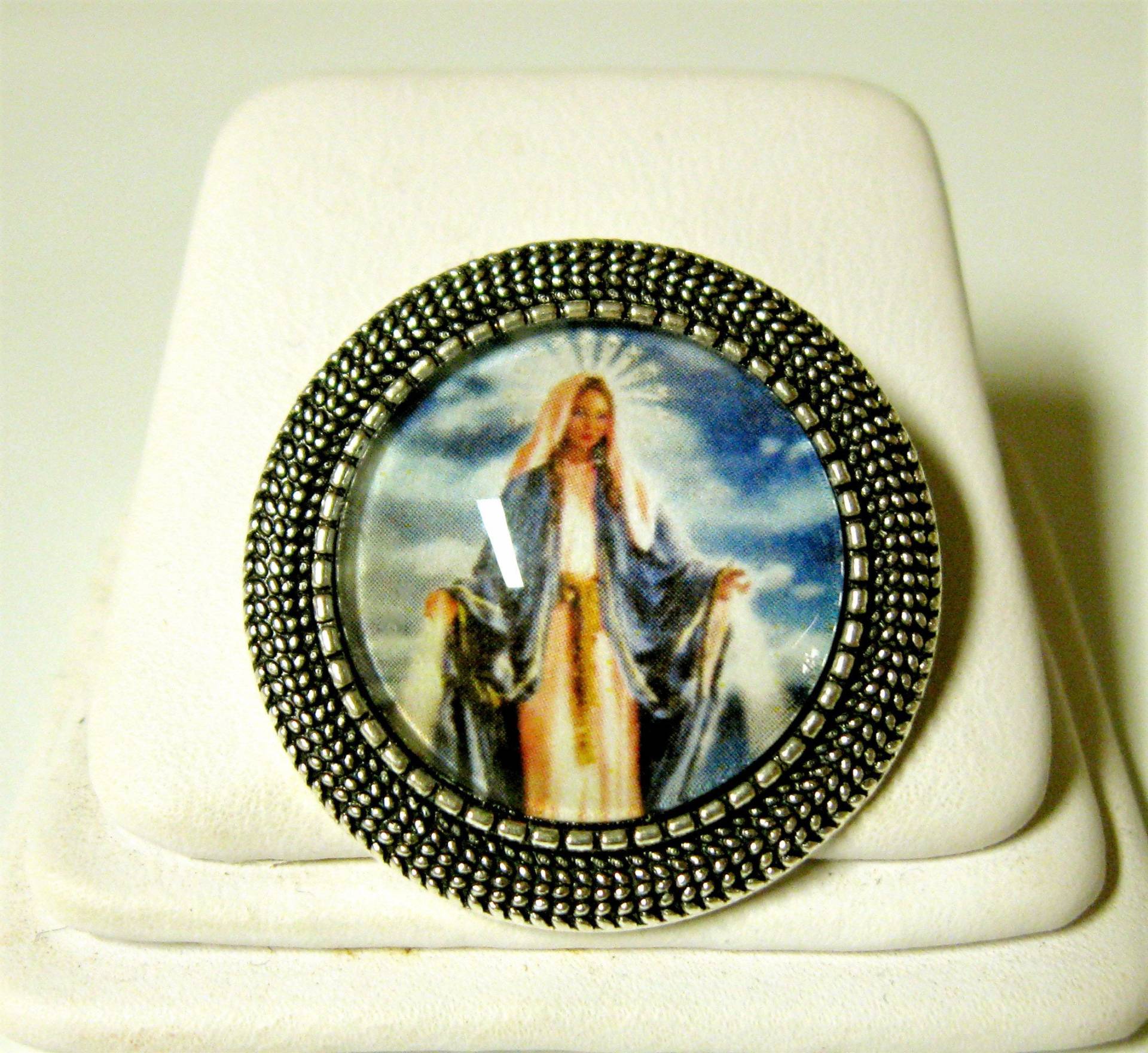 Wunderbare Medaillen-Brosche/Anstecknadel - Br09-032 von Gwendysgems