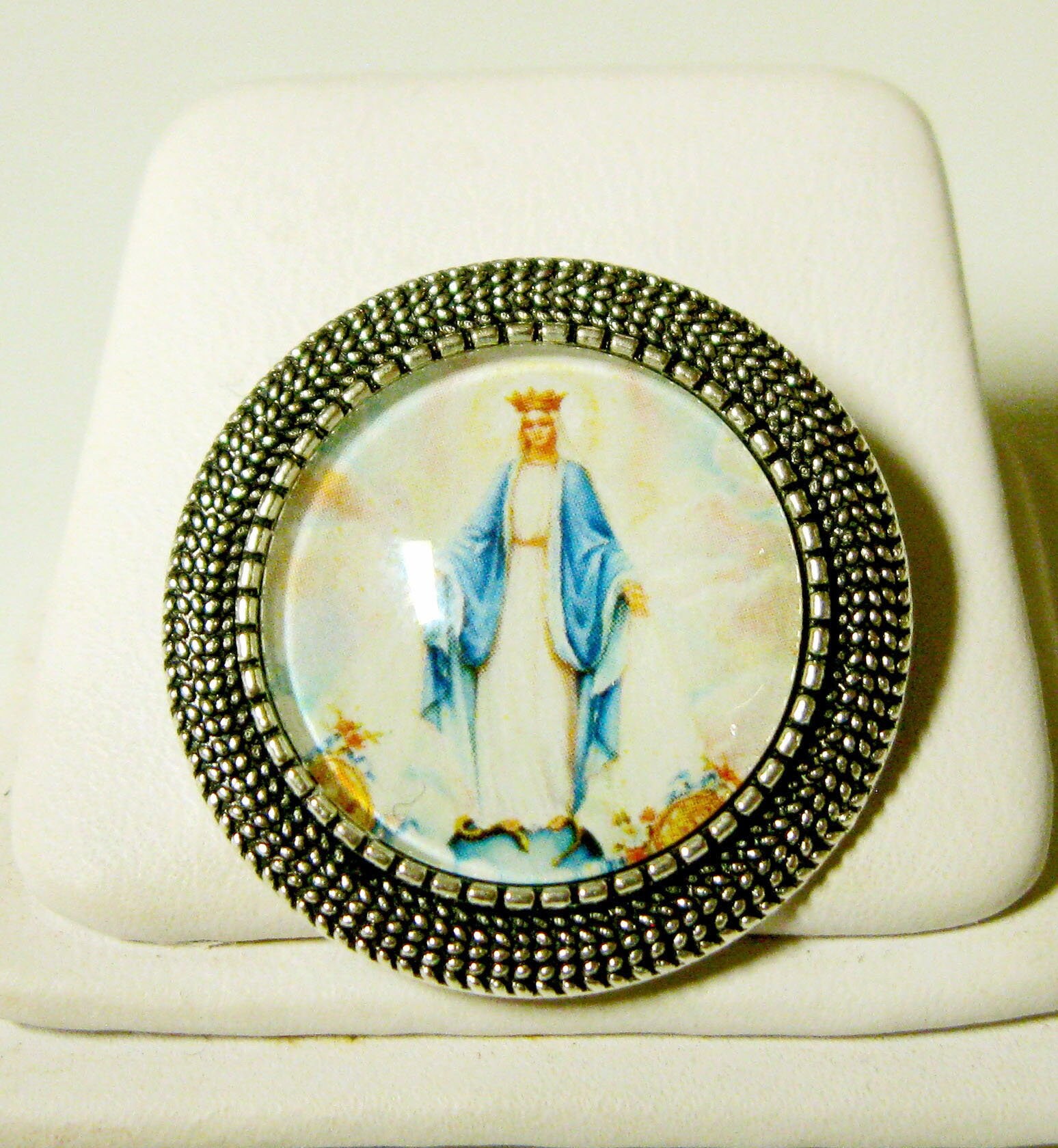 Wunderbare Medaillen-Brosche/Anstecknadel - Br09-046 von Gwendysgems