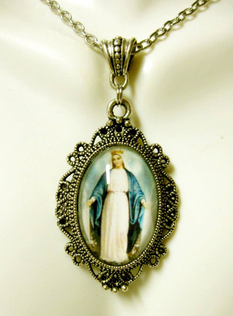 Wunderbarer Medaillen-Anhänger Mit Kette - Ap04-210 von Gwendysgems