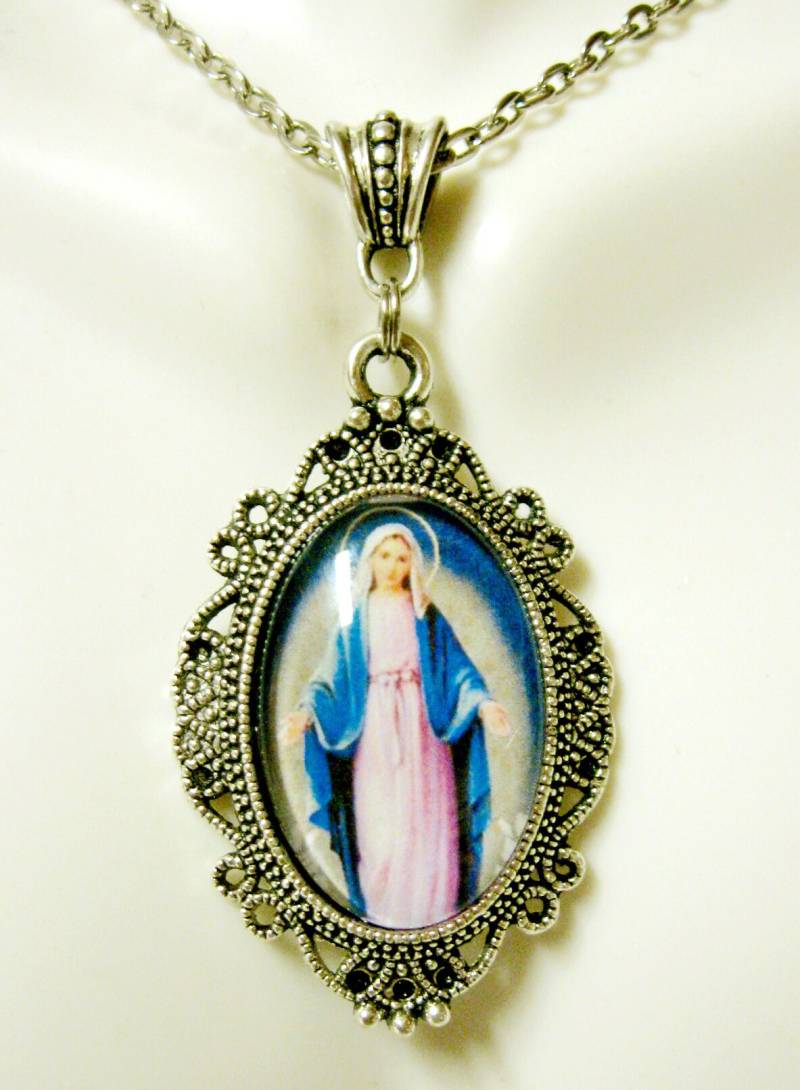 Wunderbarer Medaillen-Anhänger Mit Kette - Ap04-211 von Gwendysgems