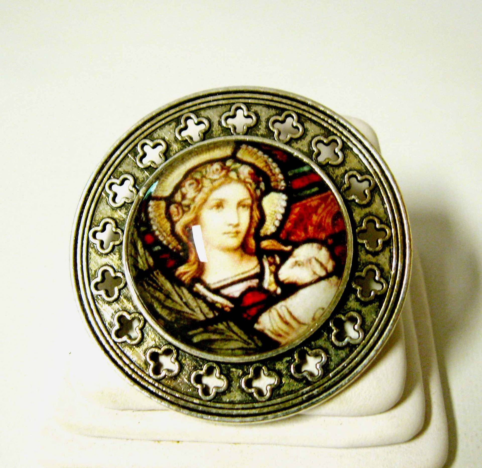 st. Agnes Buntglas Fenster Pin/Brosche - Br10-093 von Gwendysgems