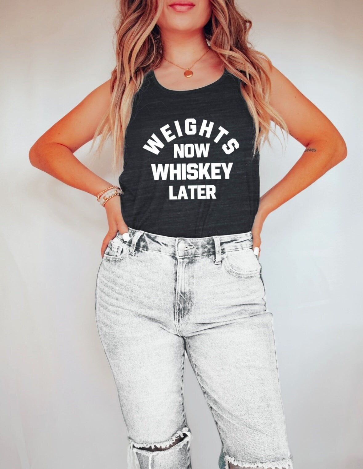 Hebe Tank Top | Tanktop Whisky-Shirt Heben Sie Schwer An Damen Workout Gewichte Now Whiskey Later von GymWeekendApparel