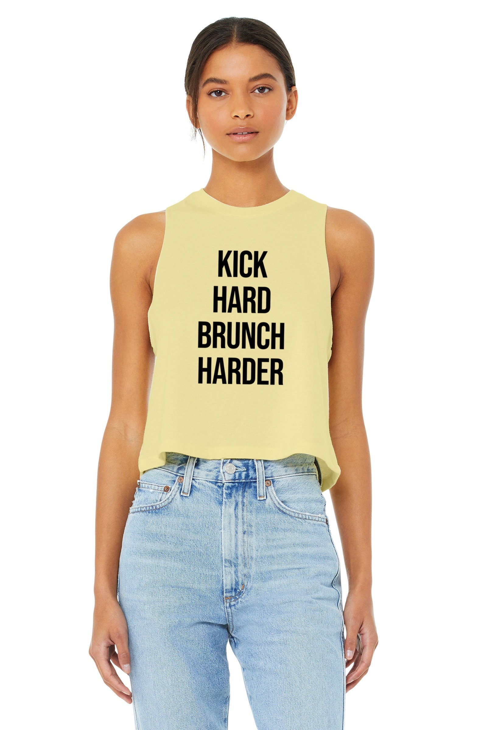 Kickboxen Shirt | Tank Crop Top Tanktop Workout-Crop-Top Kick Hard Brunch Harder von GymWeekendApparel