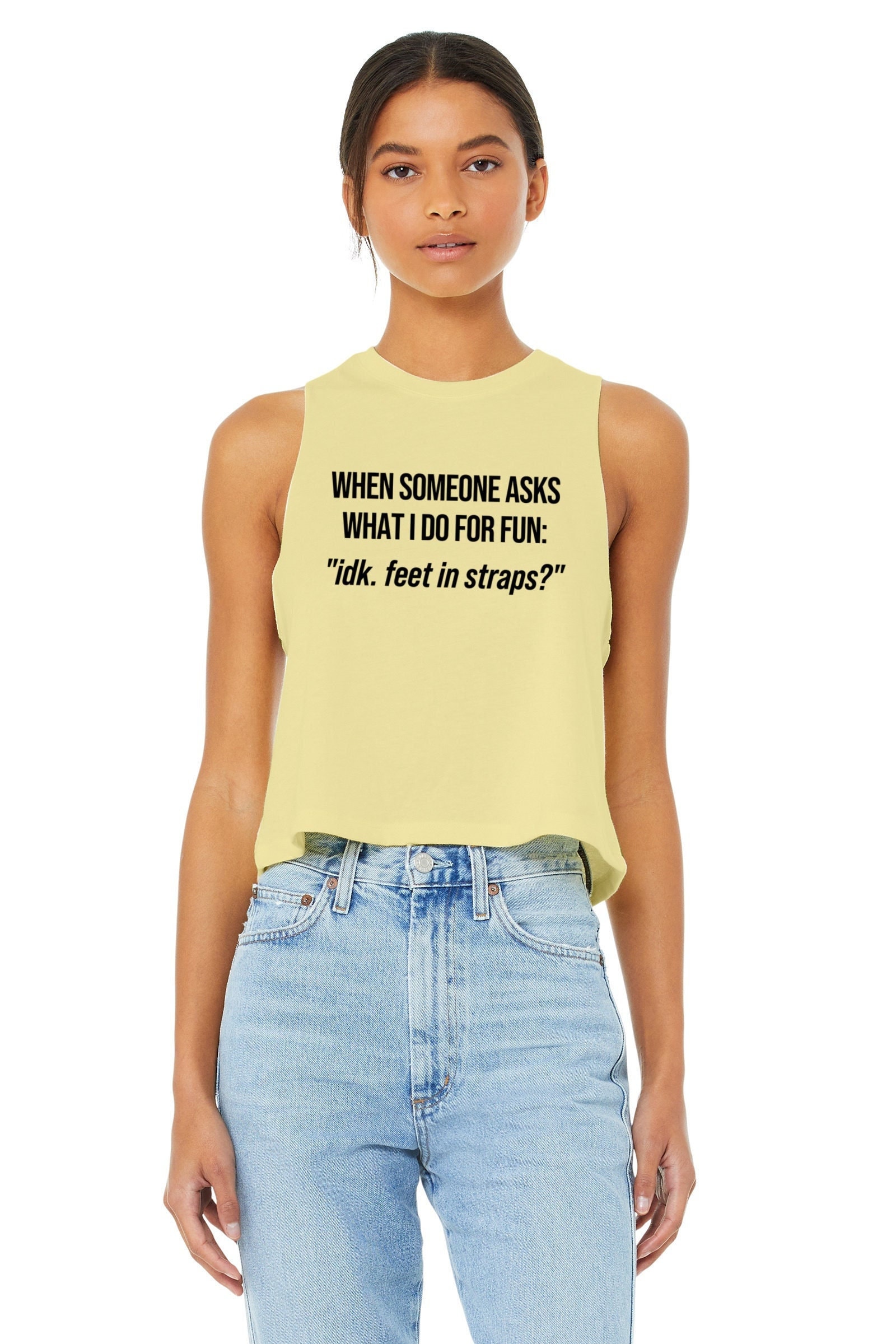 Pilates Tank Top | Frauen Shirt Instruktor Geschenk Lustiges Idk Füße in Straps? von GymWeekendApparel