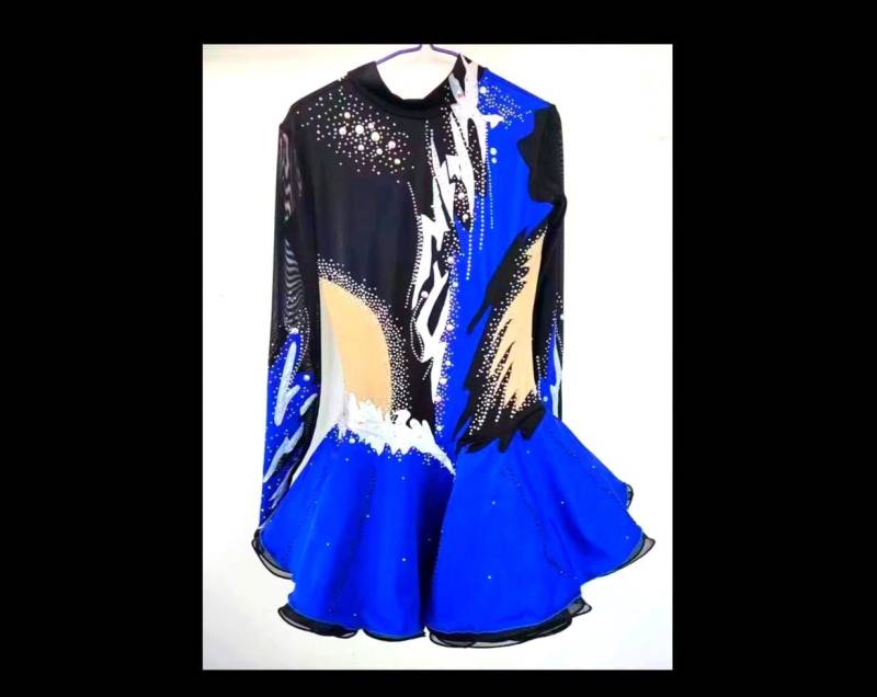 Blau Schwarz Showtanzkleid Tanzmariechen Kleid Karnevalkleid Rock'n Roll Eiskunstlaufkleid Für Eiskunstlaufen Kürkleid Twirling Blau Schwarz Showtanzkleid Tanzmariechen Kleid Karnevalkleid Rock'n Roll Eiskunstlaufkleid Für Eiskunstlaufen Kürkleid Twirling von Gymcostumes