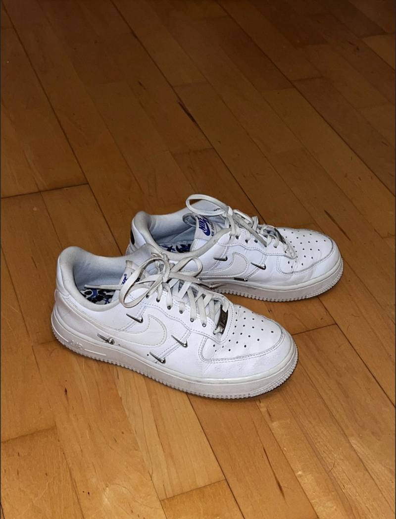 Nike Air Force 1, Limitierte Auflage, Eu 36.5 Nike Air Force 1, Limitierte Auflage, Eu 36.5 von GynaVonKaryna