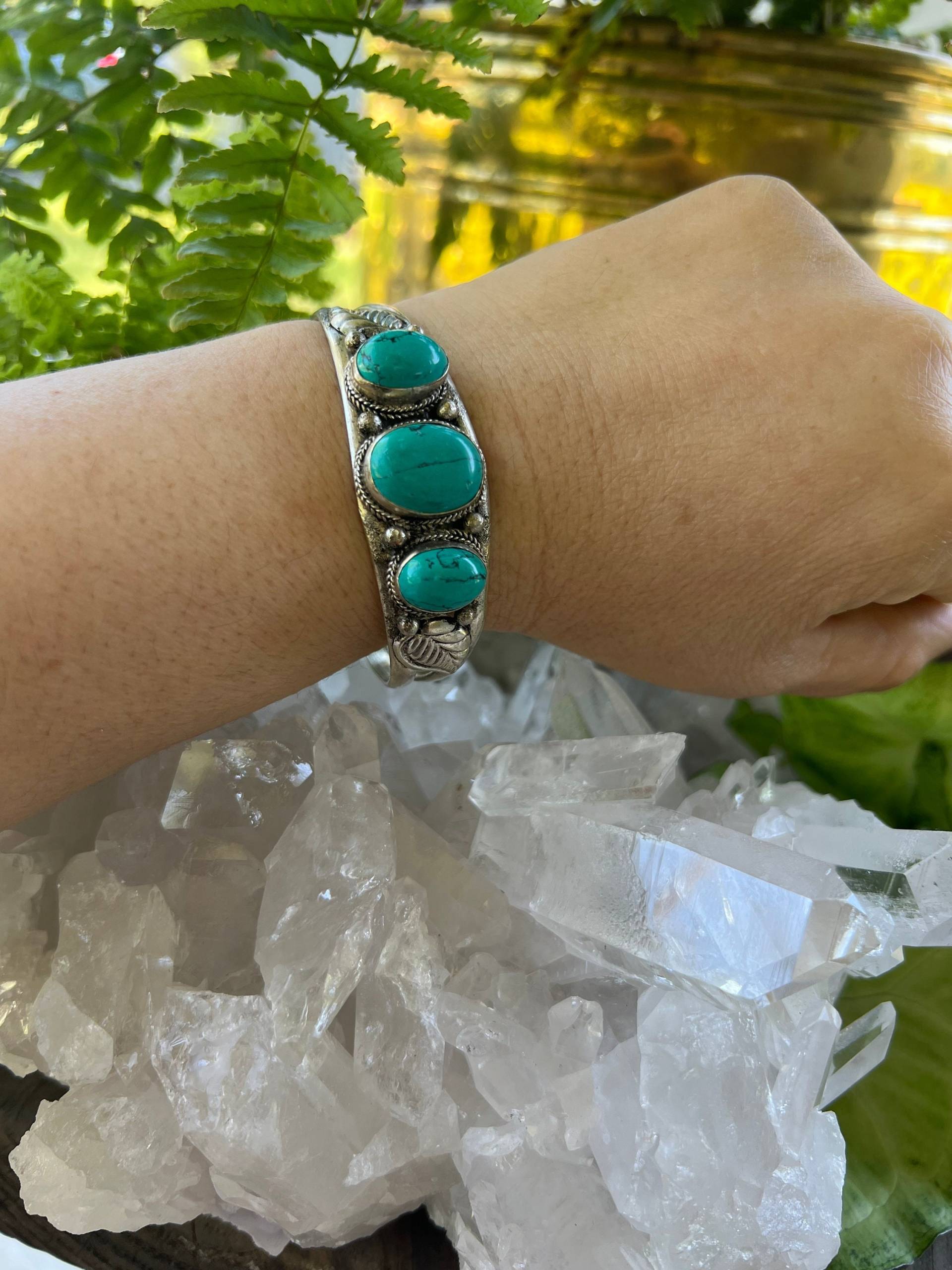 Türkis Verstellbares Armband Für Cowgirl Cowboy Southwest Style Blue Stone Armreif Boho Hippie Festival Goer Cuff Geschenkidee Ihn Sie Türkis Verstellbares Armband Für Cowgirl Cowboy Southwest Style Blue Stone Armreif Boho Hippie Festival Goer Cuff Geschenkidee Ihn Sie von GypsyGalaxyJewelry