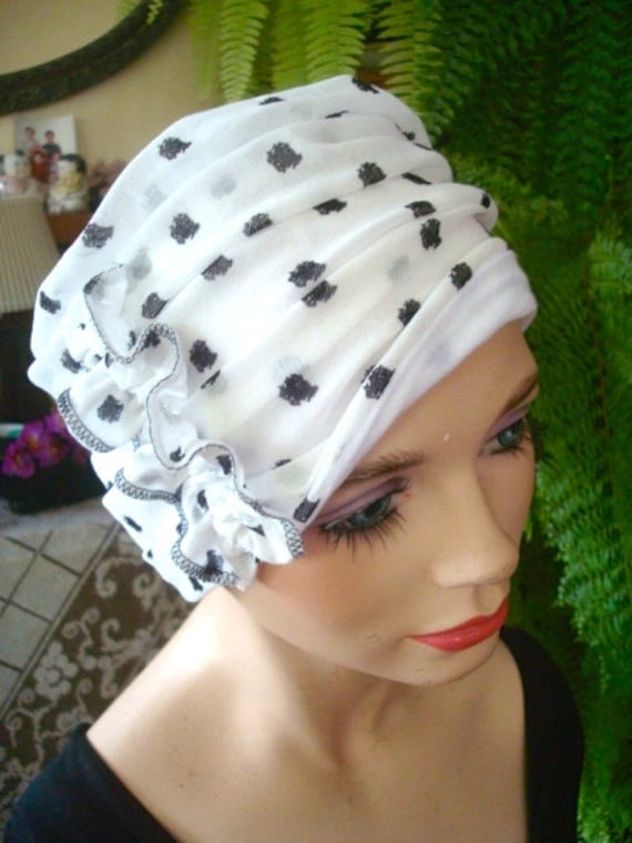 Frauen Hut Chemo Hüte Weichen Cloche Turban Kopfbedeckung Geschenk Weiß Und Schwarz Fleck Sommer von GypsyLoveHeadbands