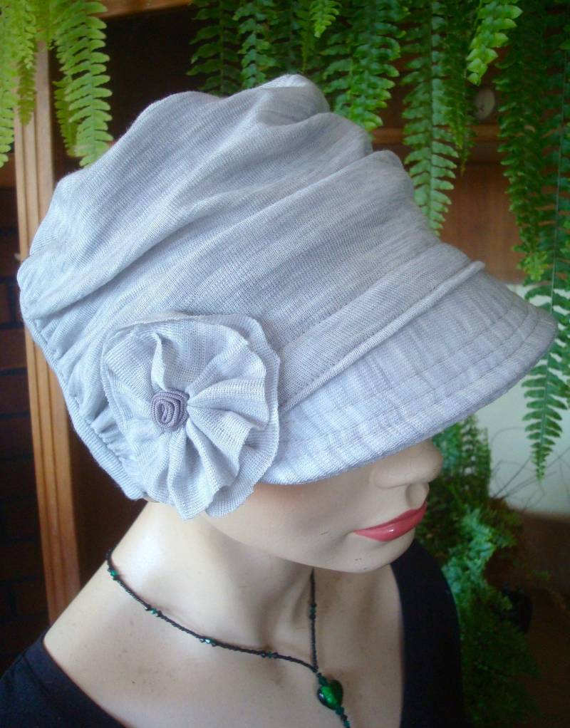 Frauen Hut Winter Newsboy Feine Merino Wolle Chemo Weiche Cloche Flapper Geschenk Leichte Grau von GypsyLoveHeadbands