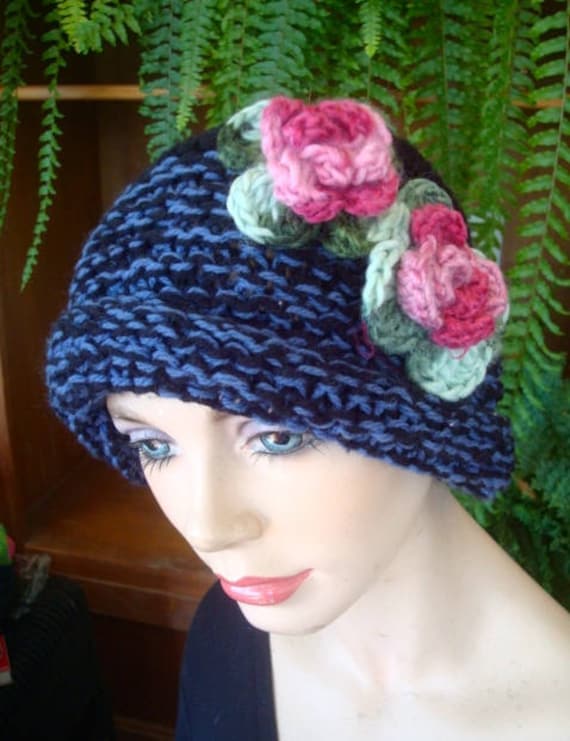 Gestrickte Mütze Damen Wolle Handgestrickt Blau Schwarz von GypsyLoveHeadbands