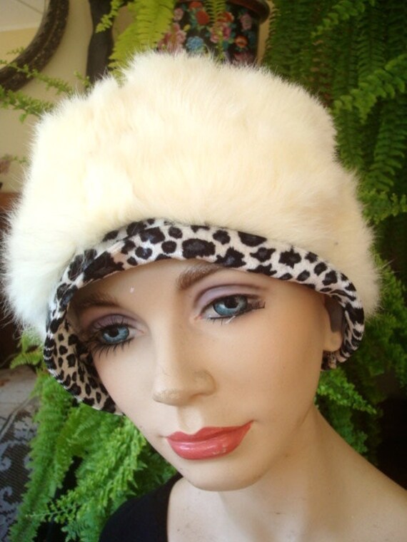 Womens Pelz Hut Weißes Fell Cloche Hergestellt Aus Vintage Winter Mütze von GypsyLoveHeadbands
