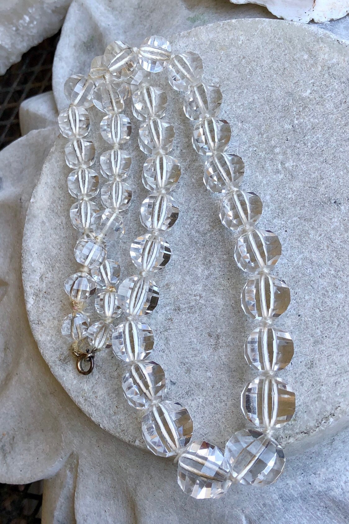 Art Deco Graduierte Facettierte Bergkristall Kugel Handgeknüpfte Sterling Silber Vintage Antike Halskette von GypsyRoadStudio