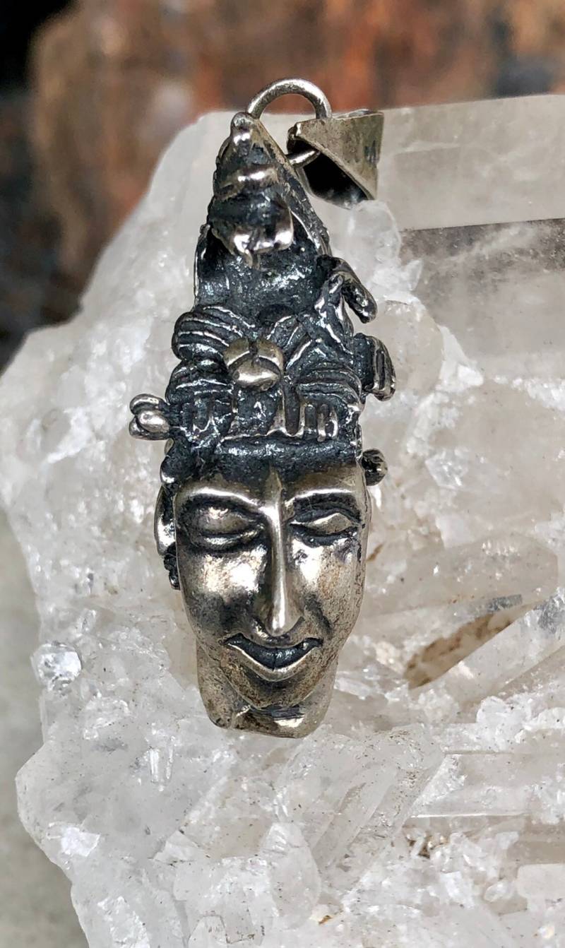 Modelliert Sterling Silber Azteken Krieger Vintage Halsketten-Anhänger von GypsyRoadStudio