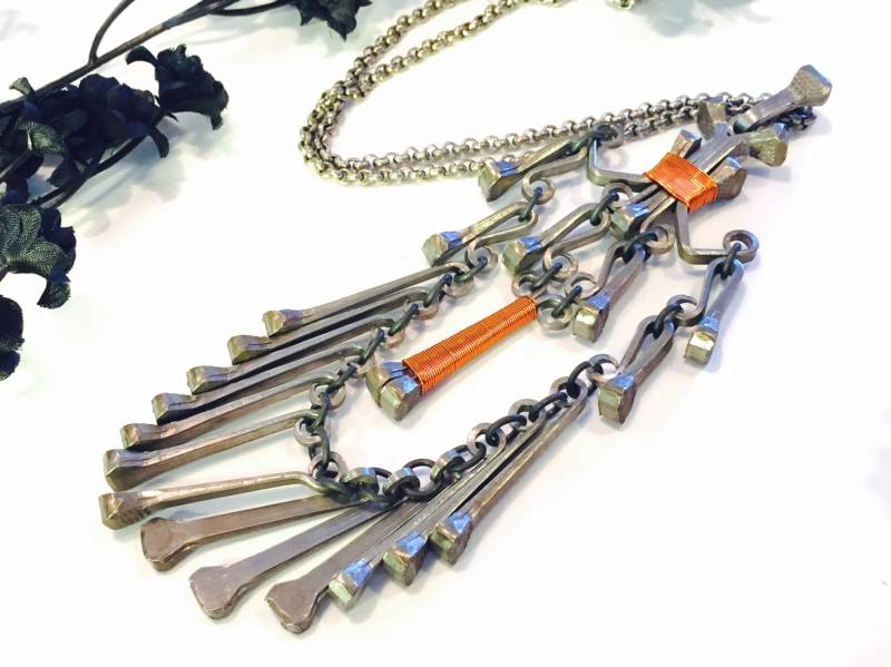 Mutige Schöne Moderne Mid Century Abstrakter Pferdeschuh Nagel Mitcopper Vintage Halskette Schmuck von GypsyRoadStudio