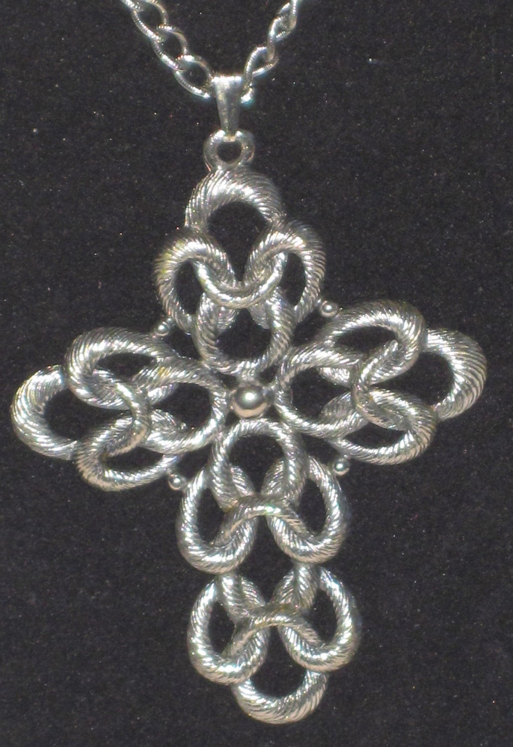 Sarah Coventry Designer Openwork Cross Vintage Halskette Signiert von GypsyRoadStudio