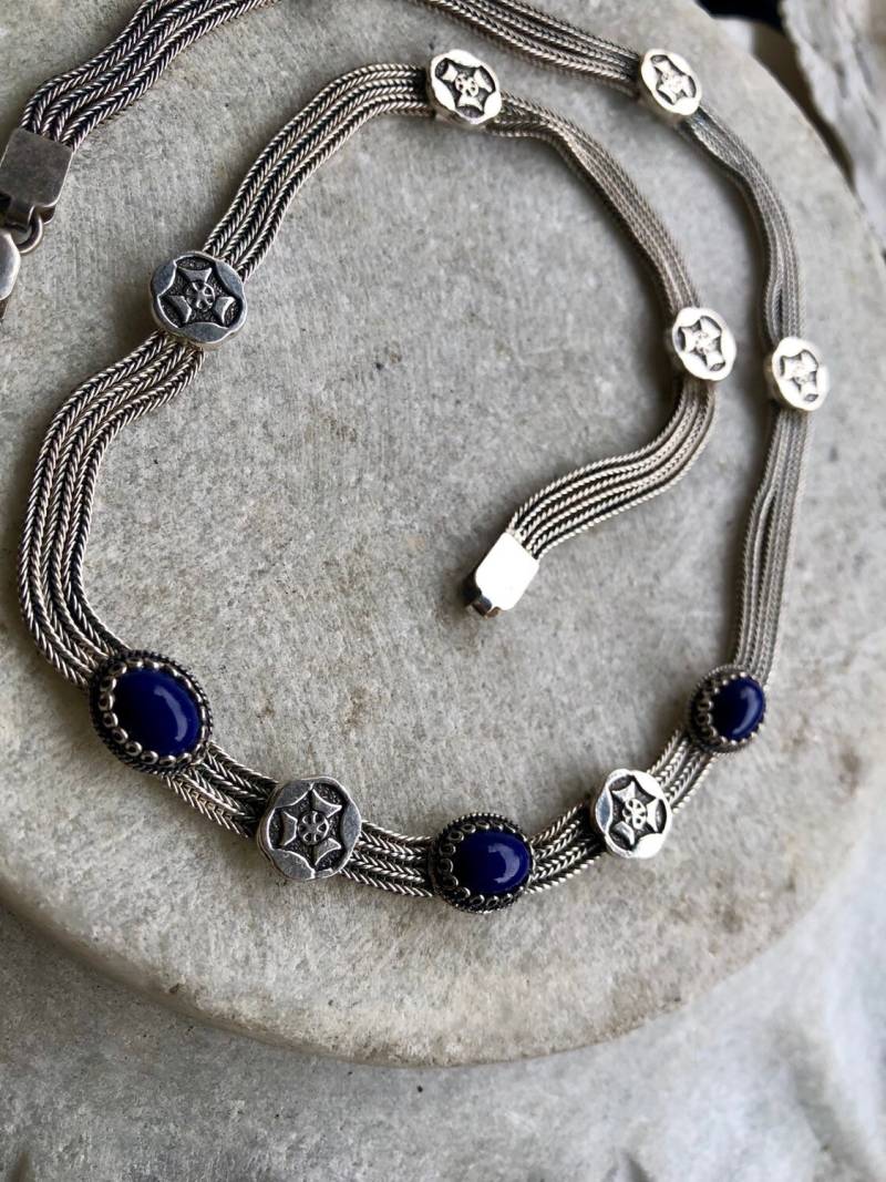 Schöne Byzantiner Sterling Silber Blau Lapis Cabochon Multi Chian Vintage Halskette von GypsyRoadStudio