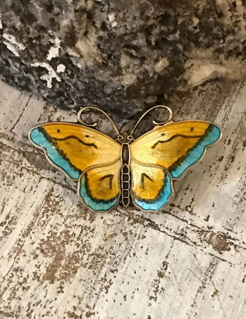 Wunderschöner Designer Norwegen Mid Century Sterling Silber Gelb Und Blau Emaille Schmetterling Besingt von GypsyRoadStudio