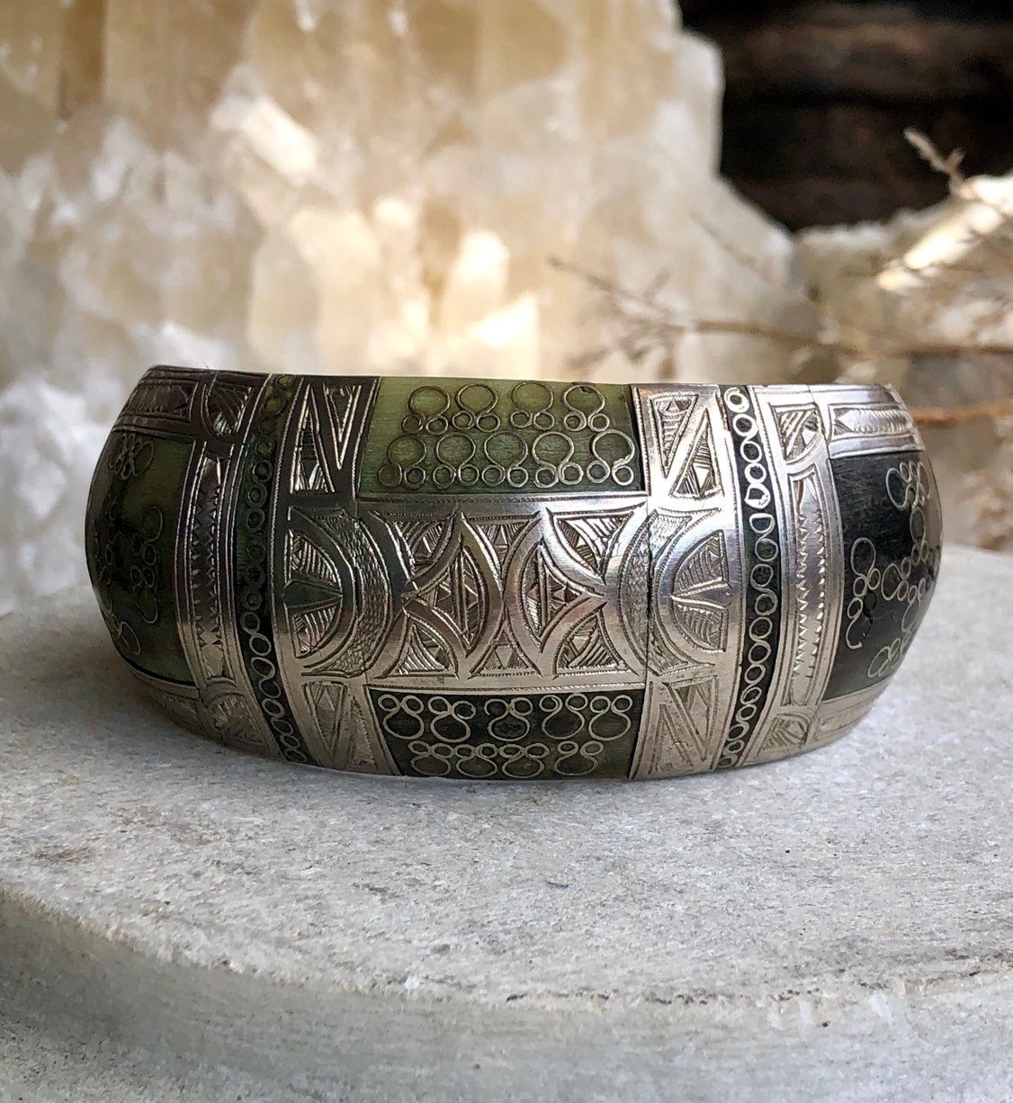 Wunderschöner Horn Sterling Silber Ethnographic Vintage Armreif von GypsyRoadStudio