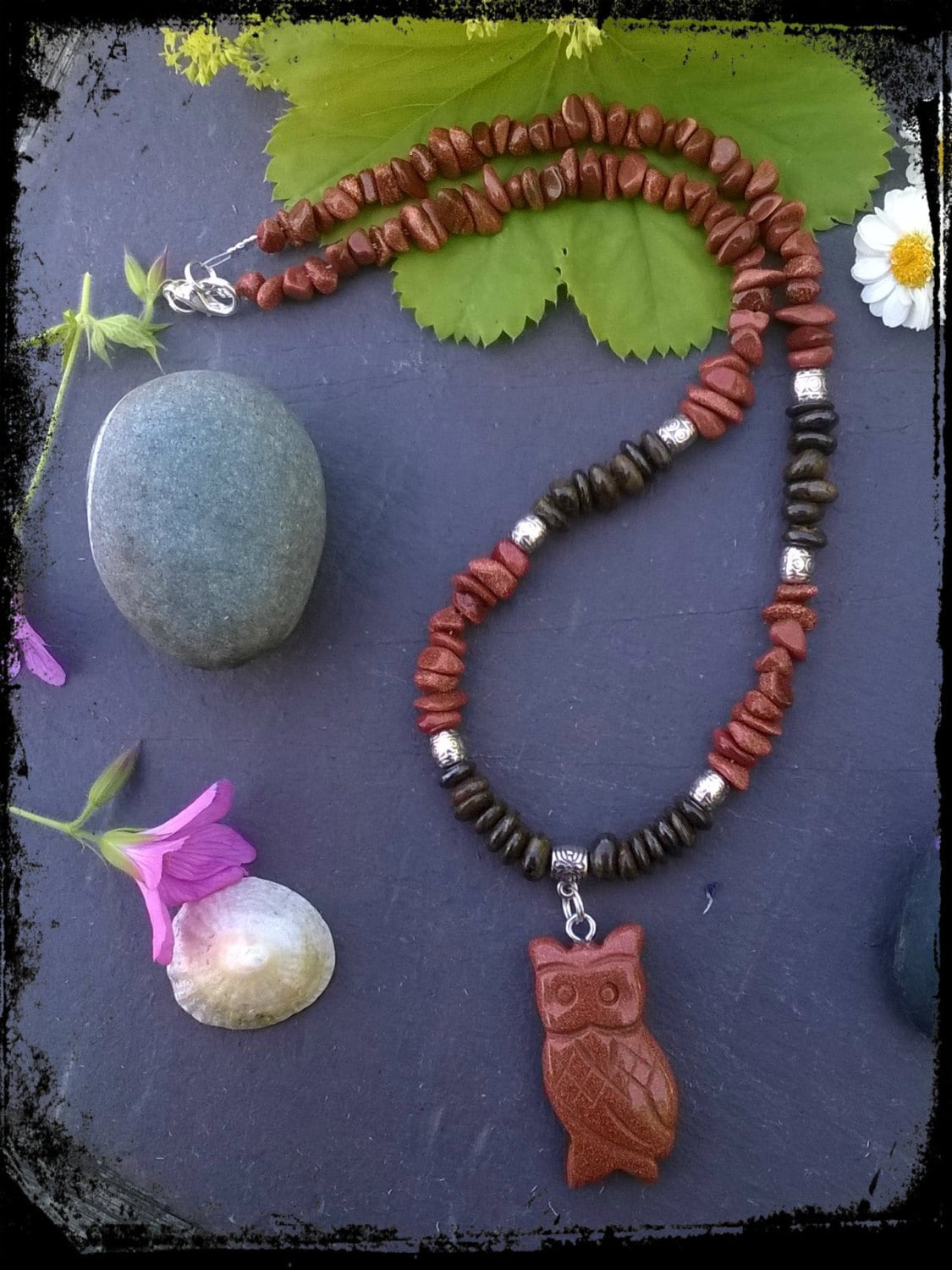 Geschnitzte Sonnenstein Eule Anhänger Halskette Mit Bronzit, Totem, Pagan, Schamane, Hexe Geschnitzte Sonnenstein Eule Anhänger Halskette Mit Bronzit, Totem, Pagan, Schamane, Hexe von GypsySpiritWitch