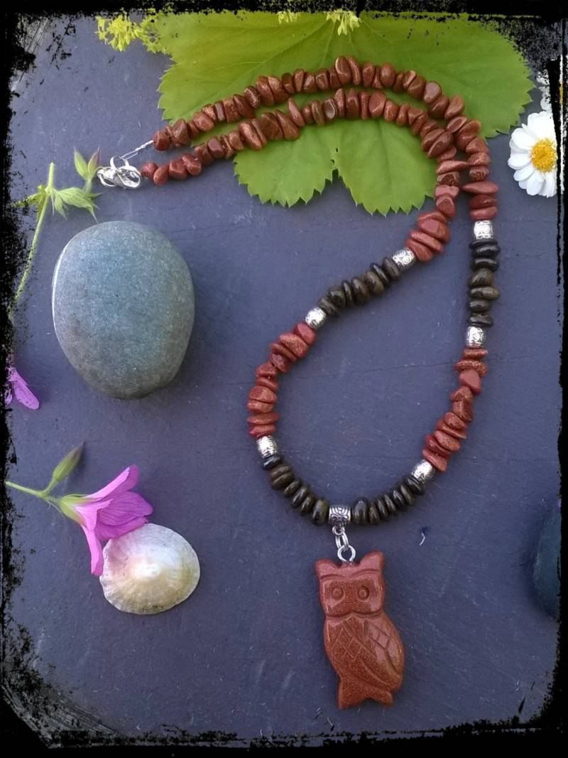 Geschnitzte Sonnenstein Eule Anhänger Halskette Mit Bronzit, Totem, Pagan, Schamane, Hexe Geschnitzte Sonnenstein Eule Anhänger Halskette Mit Bronzit, Totem, Pagan, Schamane, Hexe von GypsySpiritWitch