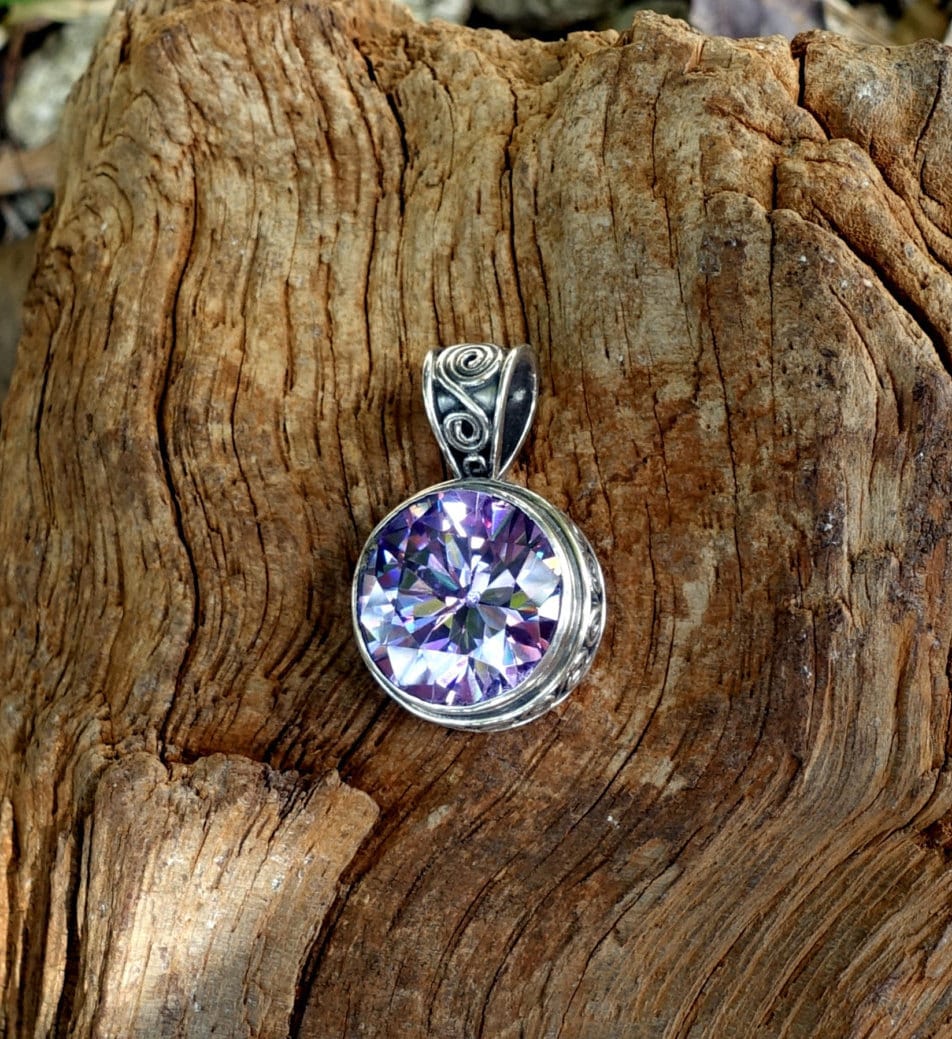 Amethyst, Zirkonia Anhänger, Bali Geschnitzter Silber Geschenk Unter 35, Diamant Halskette, Prinzessin Passender Anhänger Amethyst, Zirkonia Anhänger, Bali Geschnitzter Silber Geschenk Unter 35, Diamant Halskette, Prinzessin Passender Anhänger von GypsyTraderTreasure