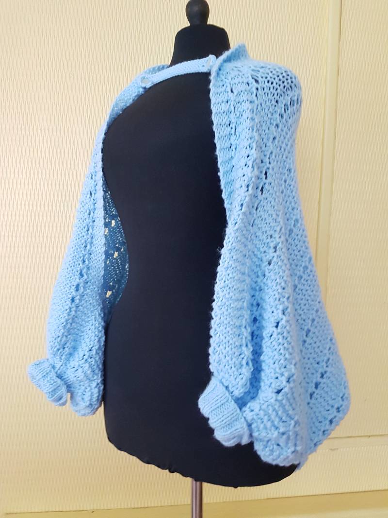 1970Er Jahre Vintage Blauer Handgestrickter Shrug Bettmantel Pullover 1970Er Jahre Vintage Blauer Handgestrickter Shrug Bettmantel Pullover von GypsyandRabbit