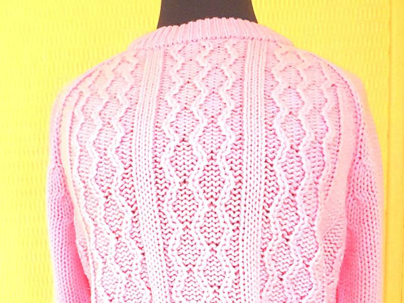 Vintage Bubblegum Pink Strick Pullover 1960S-70S Retro Taillierter Pullover Vintage Bubblegum Pink Strick Pullover 1960S-70S Retro Taillierter Pullover von GypsyandRabbit