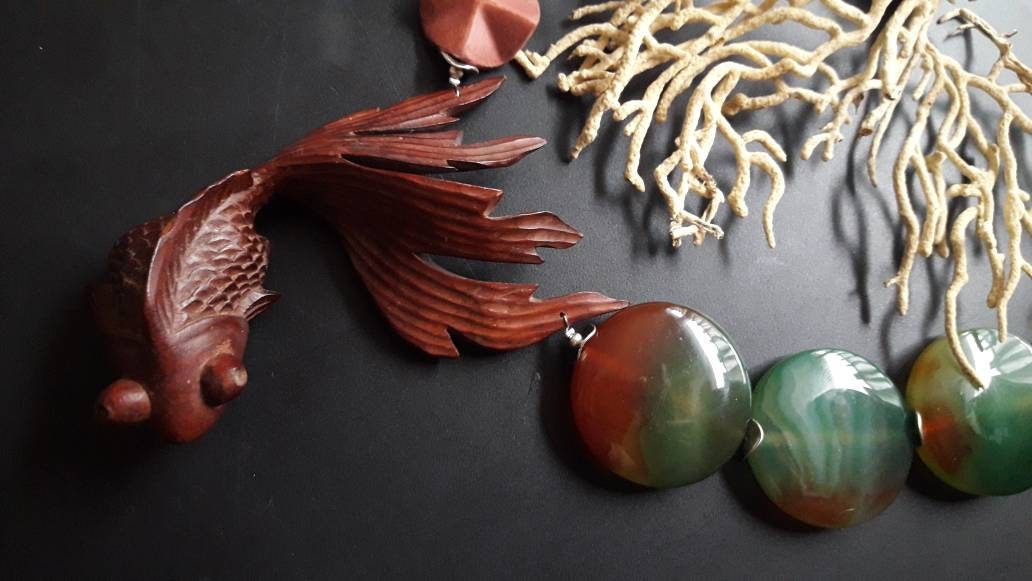 Halskette Goldfish Gossip Achatkette Agate Symbol Glücksbringer Talisman Asia Zodiac Halskette Goldfish Gossip Achatkette Agate Symbol Glücksbringer Talisman Asia Zodiac von GypsysJourneyJewelry
