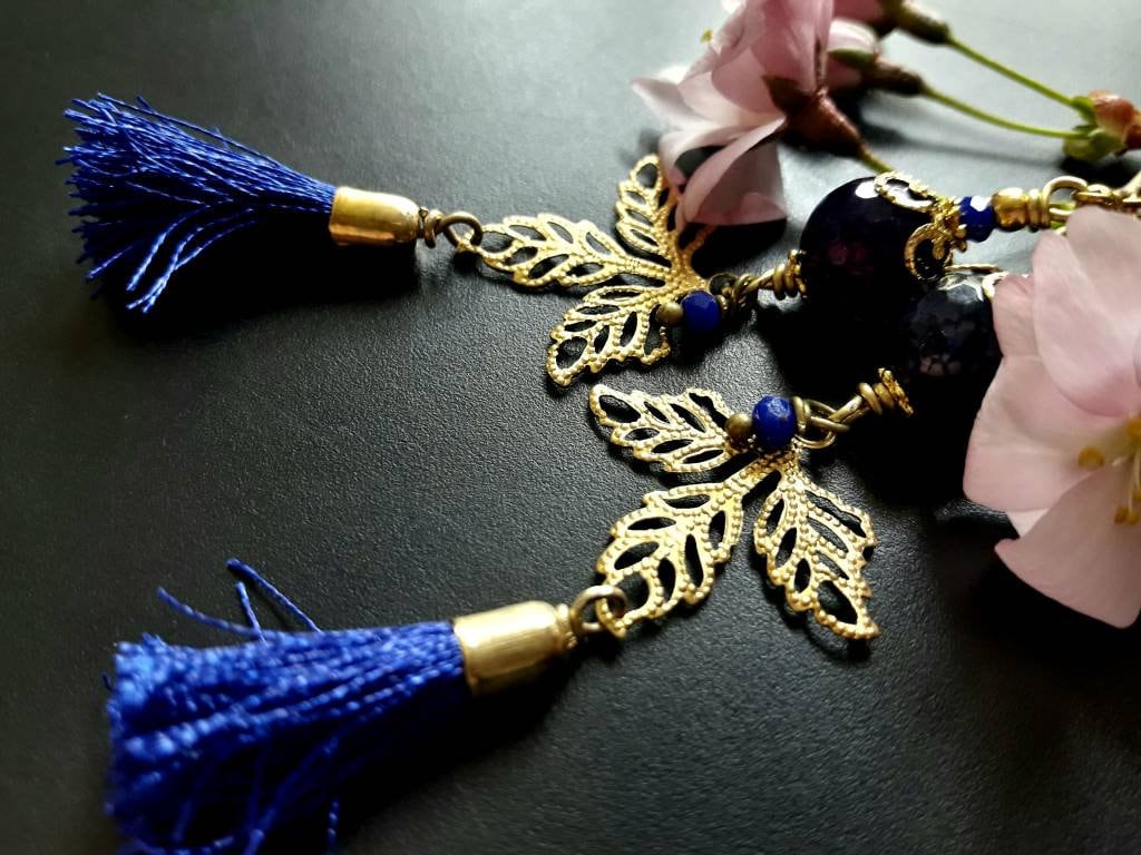 Ohrringe "Night Leaves" Achat Glasperlen Blatt Quaste Blue Agate Gold Earrings von GypsysJourneyJewelry