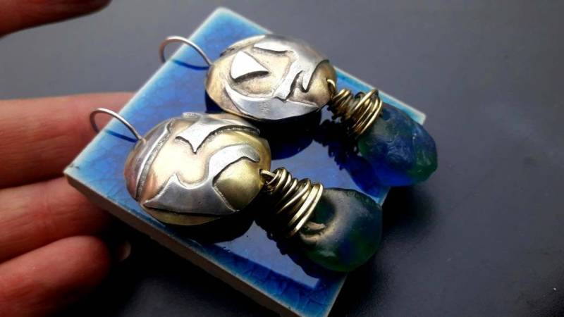 Ohrringe " The Drowning" Silberohrringe Messing Glas Silberschmieden Ghana Ohrringe " The Drowning" Silberohrringe Messing Glas Silberschmieden Ghana von GypsysJourneyJewelry