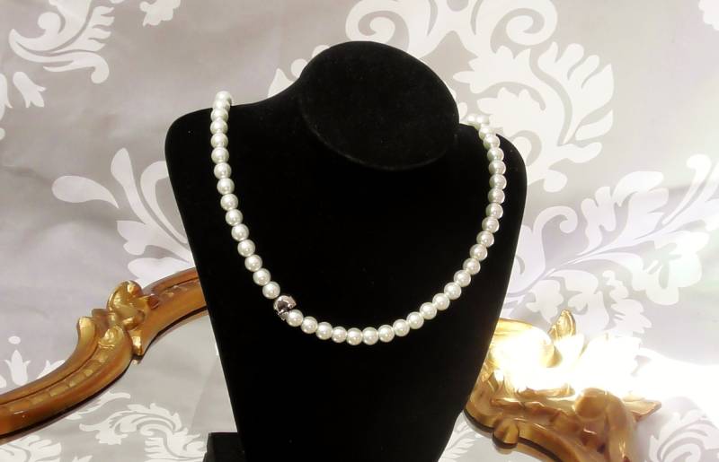 Rockabilly Elfenbein Perle Und Schädel Halskette Brautschmuck Brautjungferngeschenk Mit Optional Passende Ohrringe Armband von GyspyTreasureBox