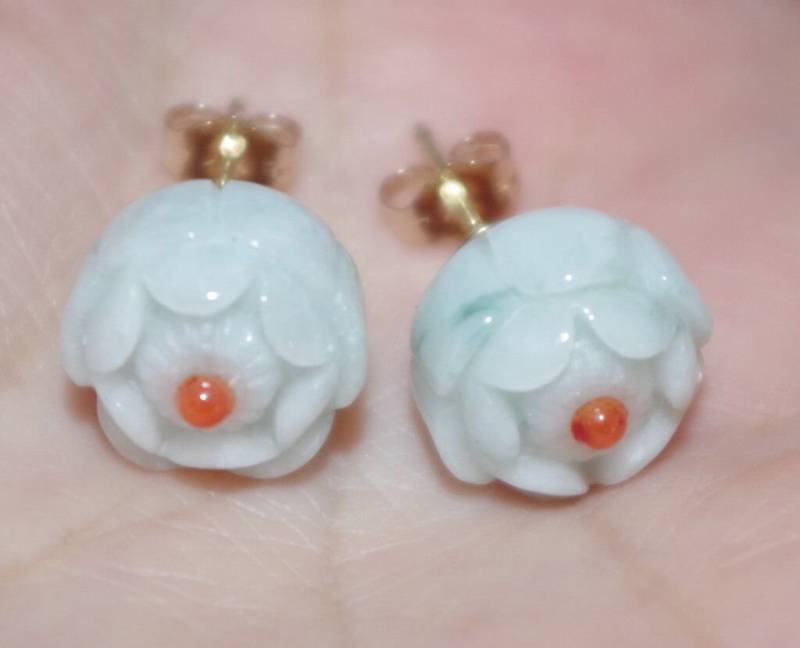 14K Gf Focal Point Fortune Naphrit Jade Koralle Ohrstecker von HAANDMADEJEWELRY