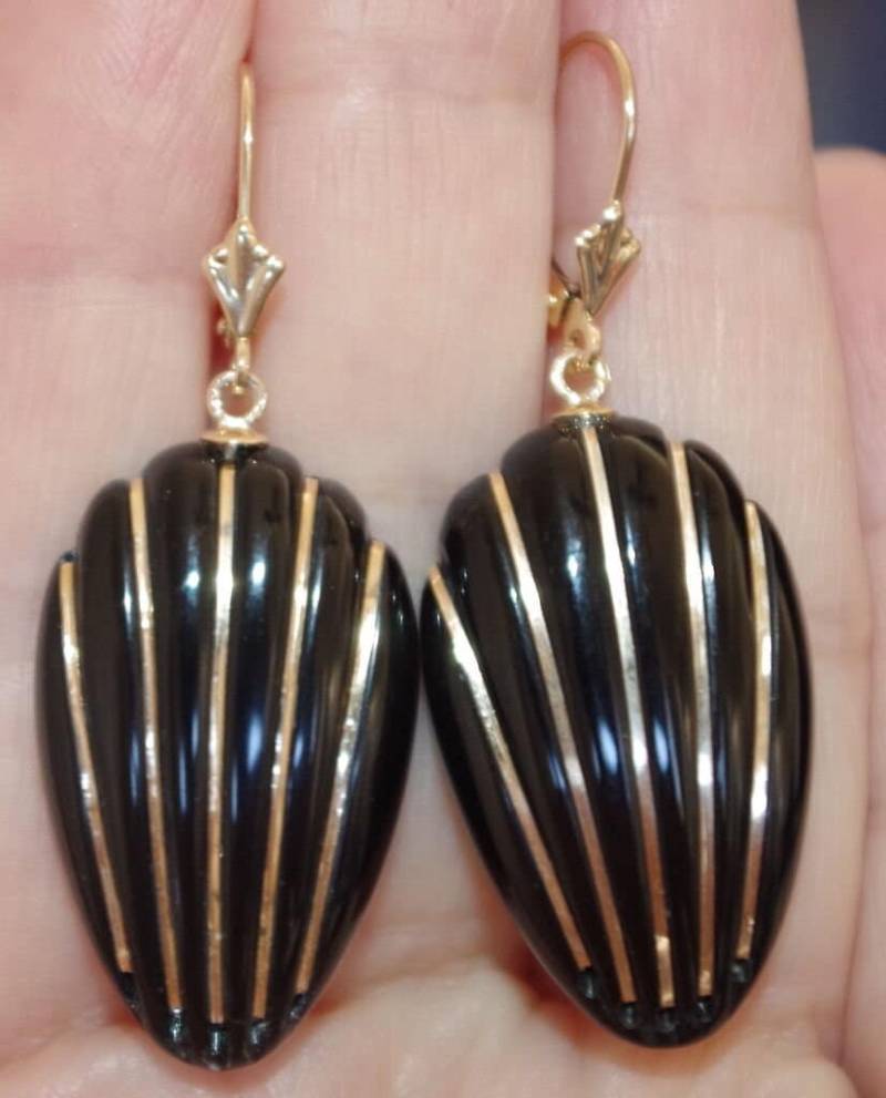 14K Gold Akzent Designer Fancy Geschnitzte Sea Shell Carved 42 Mm Onyx Brisur Ohrringe von HAANDMADEJEWELRY