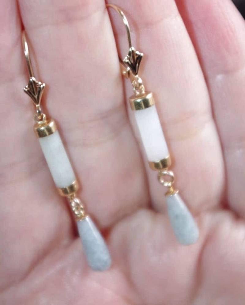 14K Handgemachte Durchscheinende Jade & Tear Drop Lever Back Ohrringe von HAANDMADEJEWELRY