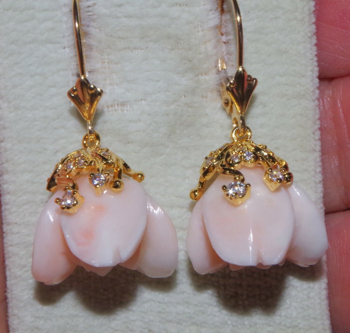 Antike 14K Engelshaut Korallen Rose Tropfen Ohrringe von HAANDMADEJEWELRY