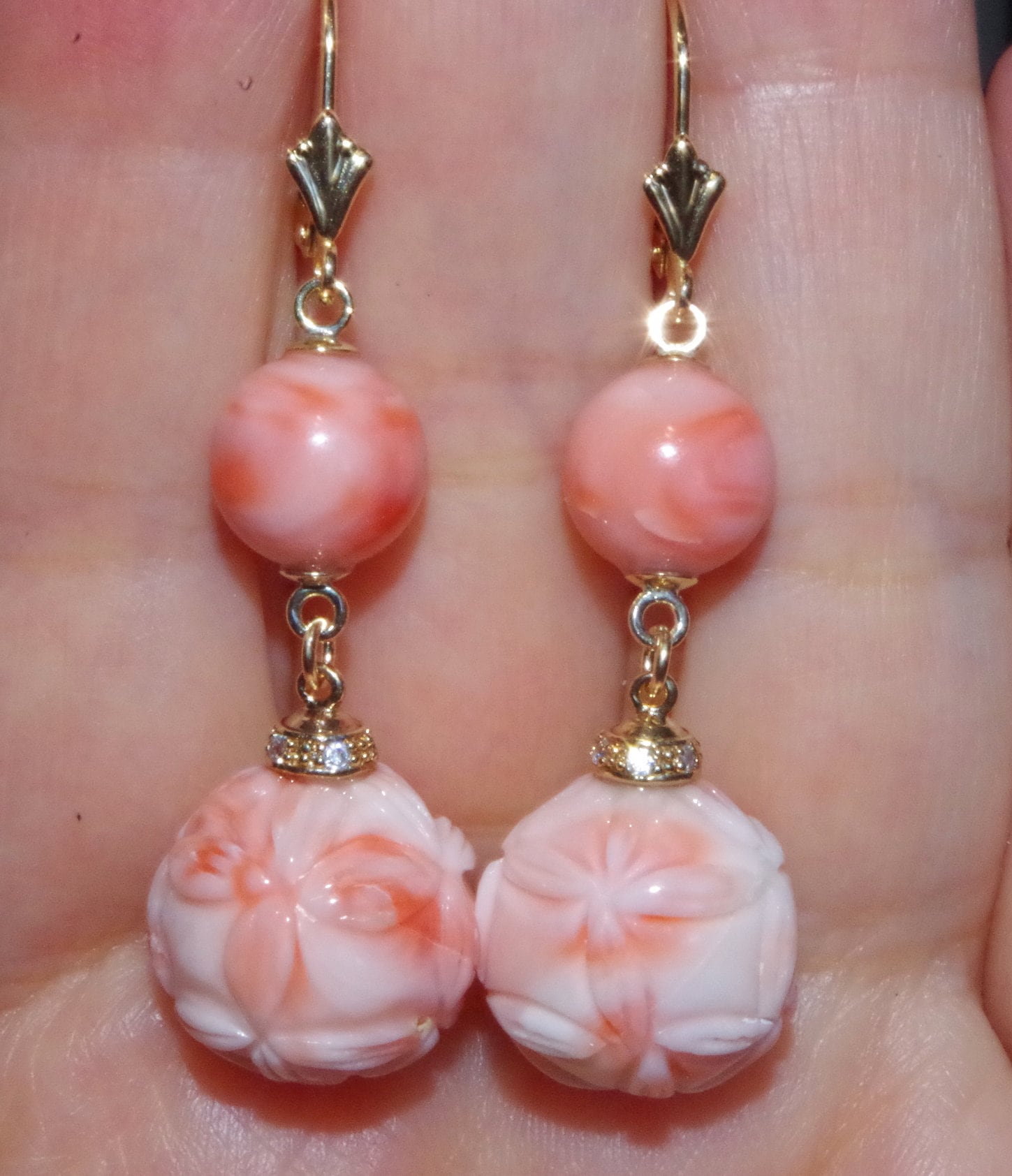 Antikes Exquisite 14K Geschnitzte Große Engelshaut Koralle Ohrringe Brettbild Email von HAANDMADEJEWELRY