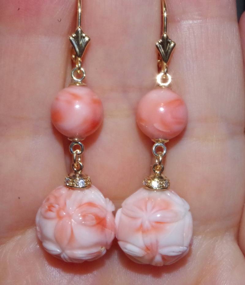 Antikes Exquisite 14K Geschnitzte Große Engelshaut Koralle Ohrringe Brettbild Email von HAANDMADEJEWELRY