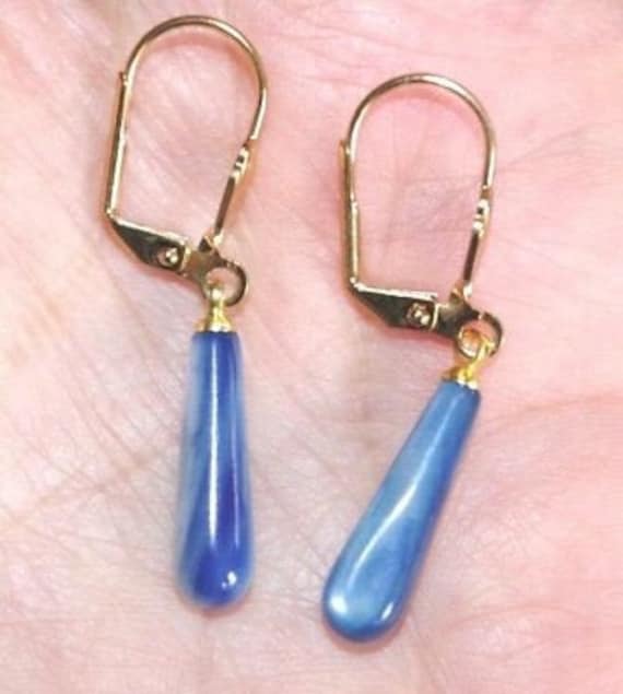 Blaue Perlmutt 14K Gf 40 Mm Tear Drop Lever Zurück Ohrringe von HAANDMADEJEWELRY