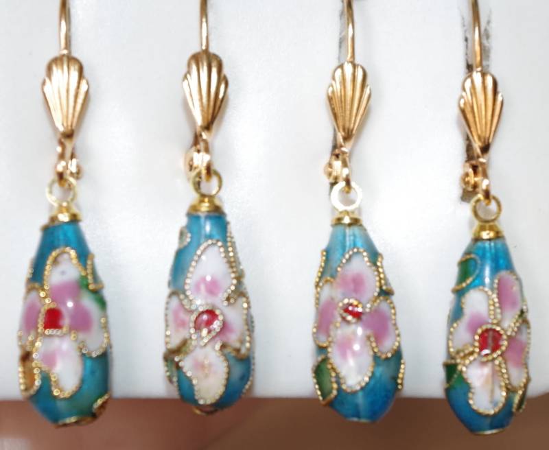 Cloisonne Türkis Mavi Blau 14K Gf Emaille Blumen Tear Drop Lever Back Ohrringe von HAANDMADEJEWELRY