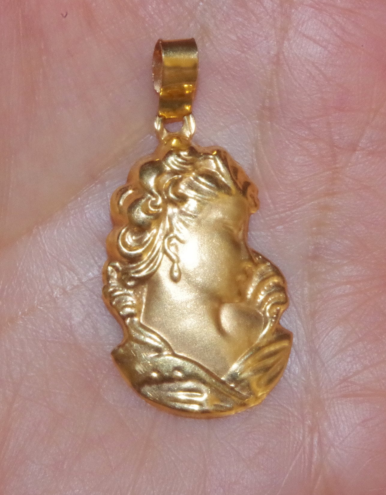 Designer 18K Geschnitzte Italien Cameo Antique Large Pendent von HAANDMADEJEWELRY